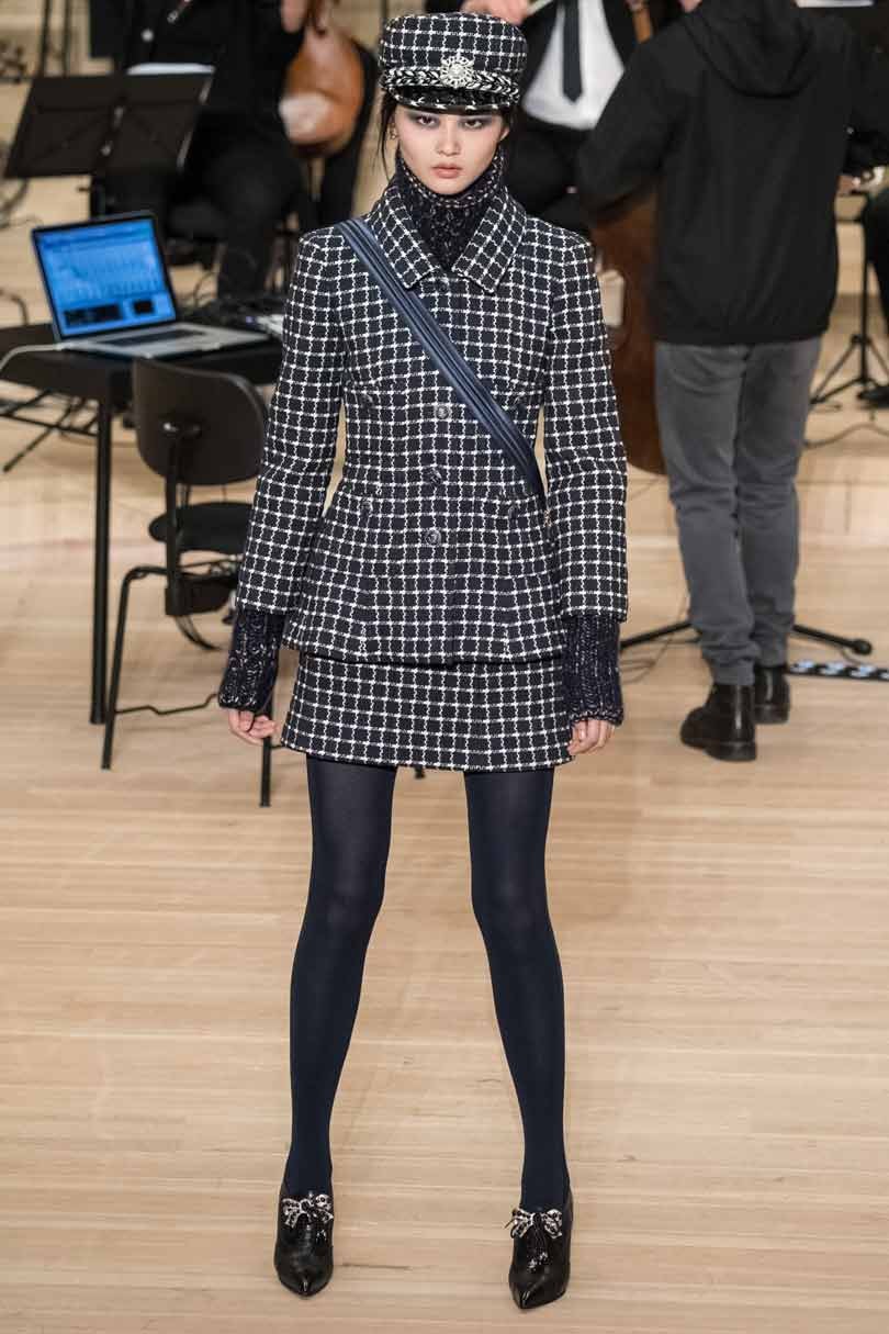 Chanel sails into Hamburg for Lagerfeld homecoming Chanel sails into Hamburg for Lagerfeld homecoming