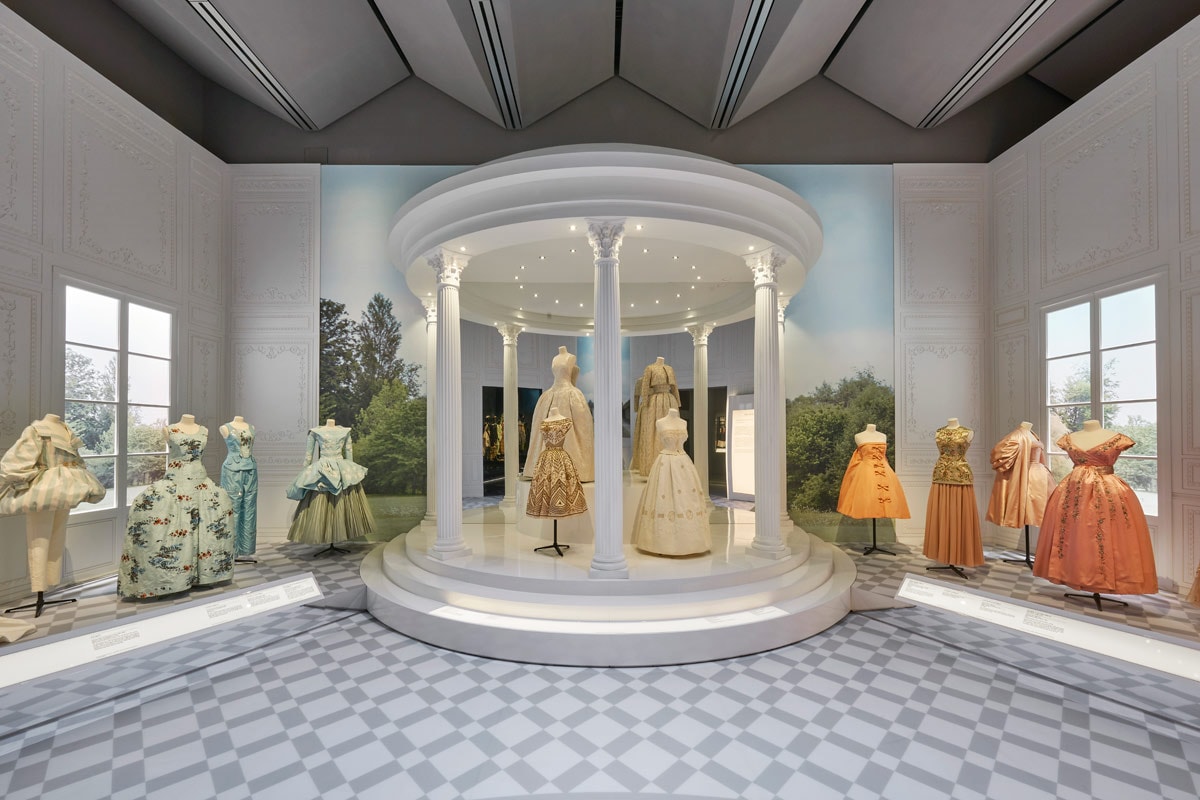 V&A Dior exhibition “most visited” in museum’s history V&A Dior exhibition “most visited” in museum’s history